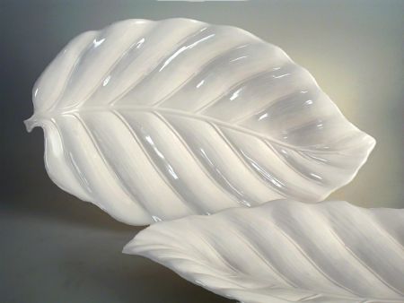 WHITE CERAMIC LEAF, LARGE PLATE FOR SERVING ANF FRUITS BOWL